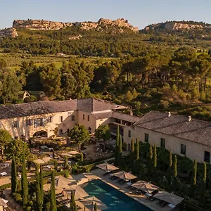 Отель Domaine De Manville Ле-Бо-де-Прованс